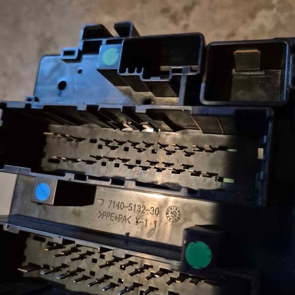 DODGE RAM 1500 ENGINE FUSE BOX FOR 2016-19, 3.0L - P68322374AB B OEM - New - Picture 6 of 9